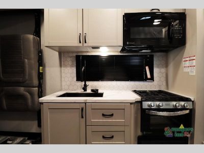 2026 Jayco Seismic - Photo 23