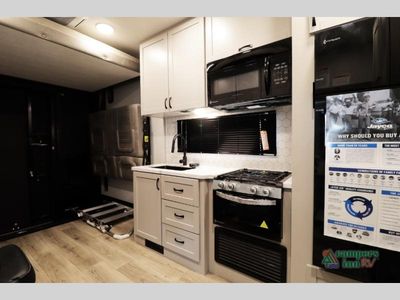 2026 Jayco Seismic - Photo 17