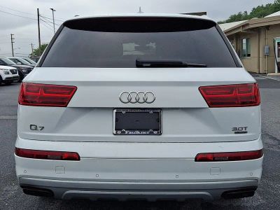 2017 Audi Q7 — detail view