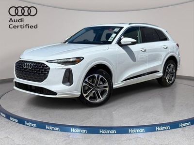 2025 Audi Q5 Premium TFSI quattro S tronic — front three-quarter view