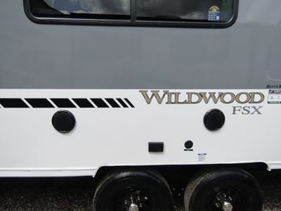 2025 Forest River Wildwood Fsx — photo 13 view