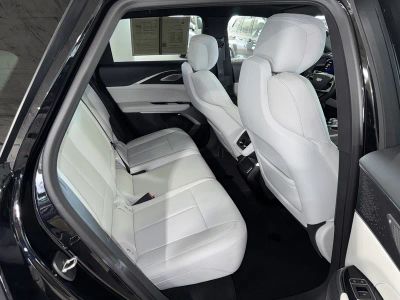 2023 Cadillac LYRIQ — photo 12 view