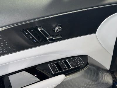 2023 Cadillac LYRIQ — photo 18 view