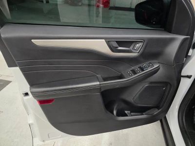 2022 Ford Escape — photo 13 view