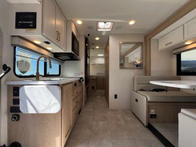 2027 Thor Motor Coach CHATEAU — photo 7 view