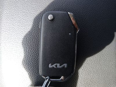 2025 Kia Sportage — photo 15 view