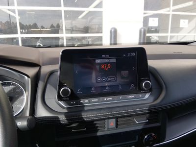 2023 Nissan Rogue — photo 17 view