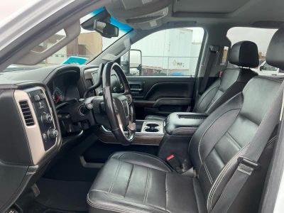 2019 GMC Sierra 3500HD — photo 9 view
