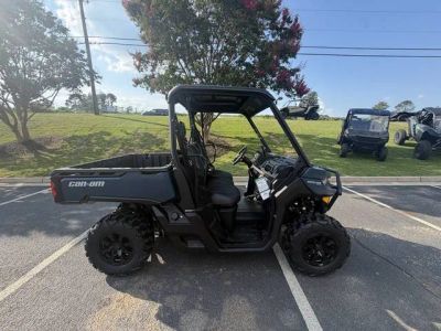 2026 Can-Am® Defender XT HD9 — front three-quarter view