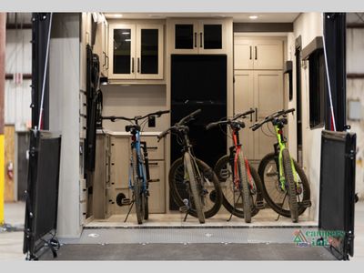 2026 Grand Design Momentum MAV — photo 17 view