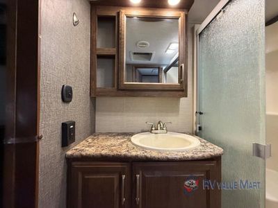2015 Keystone RV Cougar - Photo 23