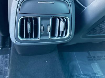 2022 Maserati Levante — photo 19 view