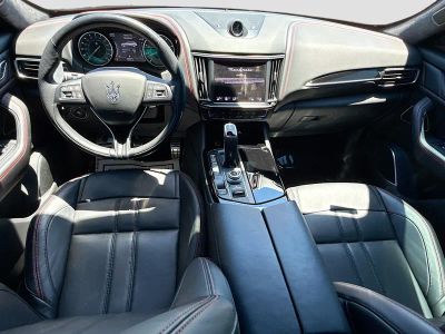 2022 Maserati Levante — photo 15 view