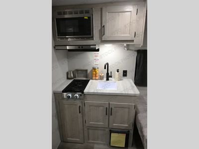2025 Coachmen RV Catalina Summit Series 7 - Photo 5