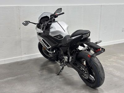 2026 Kawasaki Ninja 650 - Photo 7