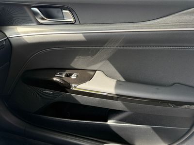 2026 Kia K5 - Photo 7