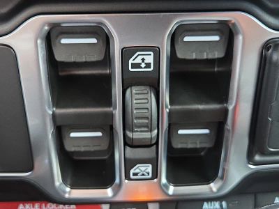 2026 Jeep Wrangler — photo 26 view