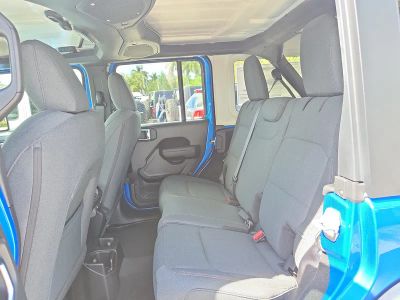 2026 Jeep Wrangler — photo 16 view