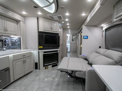 2026 Fleetwood Discovery - Photo 13