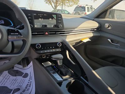 2026 Hyundai Elantra — photo 13 view