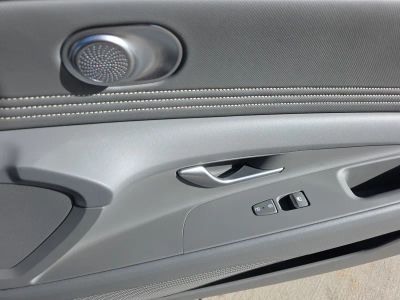 2026 Hyundai Elantra — photo 21 view