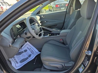 2026 Hyundai Elantra — photo 9 view