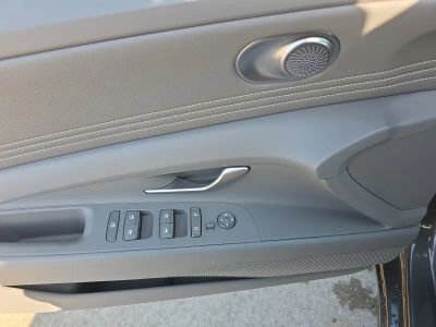 2026 Hyundai Elantra — photo 20 view