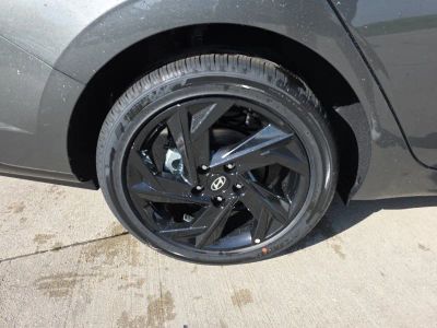 2026 Hyundai Elantra — photo 16 view