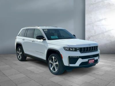 2026 Jeep Grand Cherokee — photo 8 view