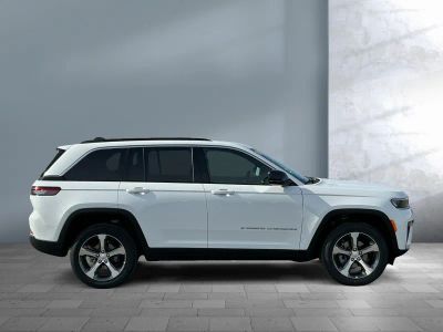 2026 Jeep Grand Cherokee — photo 7 view
