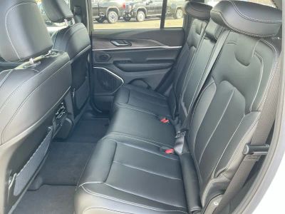 2026 Jeep Grand Cherokee — photo 17 view