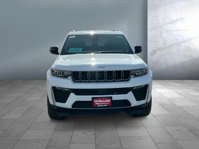 2026 Jeep Grand Cherokee — side profile view