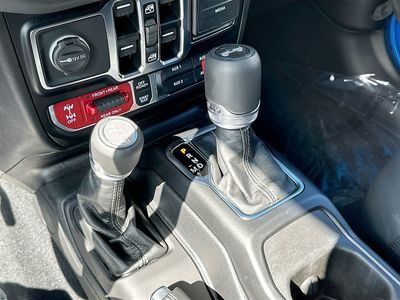 2024 Jeep Wrangler - Photo 16