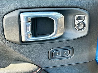 2024 Jeep Wrangler - Photo 17
