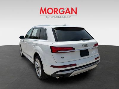 2025 Audi Q7 — interior view