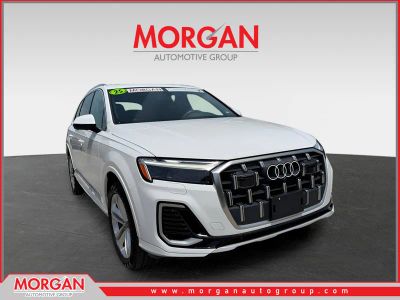 2025 Audi Q7 Premium Plus in Carrara White — front three-quarter view