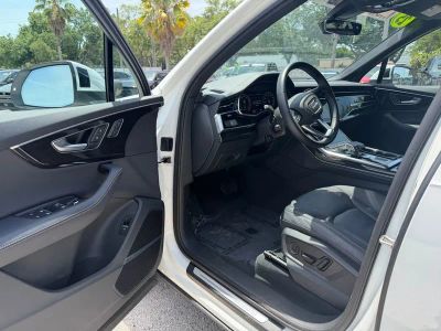 2025 Audi Q7 — photo 15 view