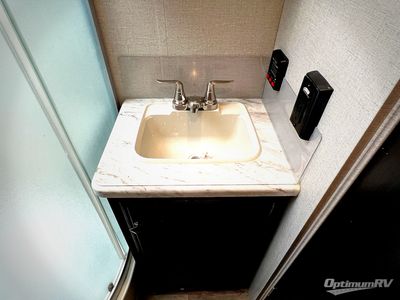 2018 Venture RV SportTrek - Photo 31