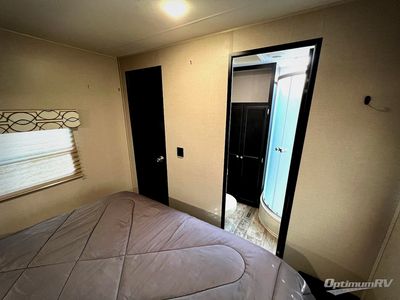 2018 Venture RV SportTrek - Photo 39