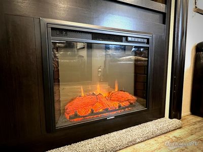 2018 Venture RV SportTrek - Photo 9