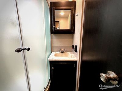 2018 Venture RV SportTrek - Photo 30