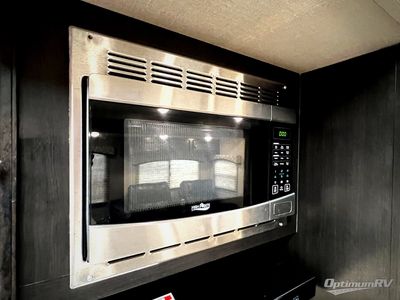 2018 Venture RV SportTrek - Photo 23