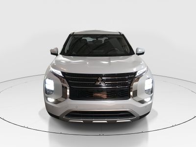 2024 Mitsubishi Outlander - Photo 2