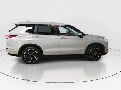2024 Mitsubishi Outlander - Photo 8