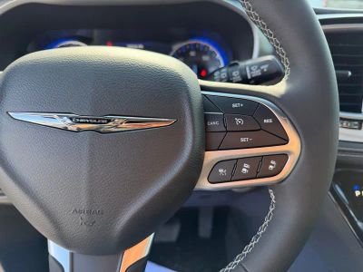 2026 Chrysler Pacifica — photo 19 view
