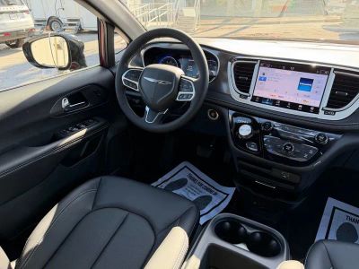 2026 Chrysler Pacifica — photo 34 view