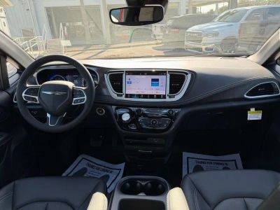 2026 Chrysler Pacifica — photo 33 view
