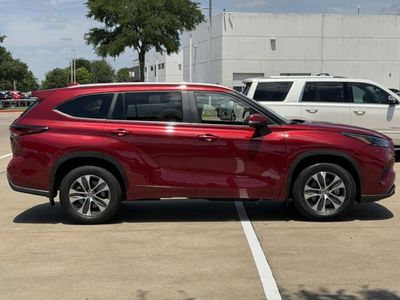 2024 Toyota Highlander - Photo 3