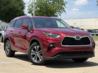2024 Toyota Highlander - Photo 2