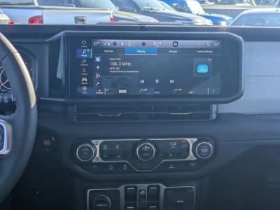 2026 Jeep Wrangler — photo 15 view